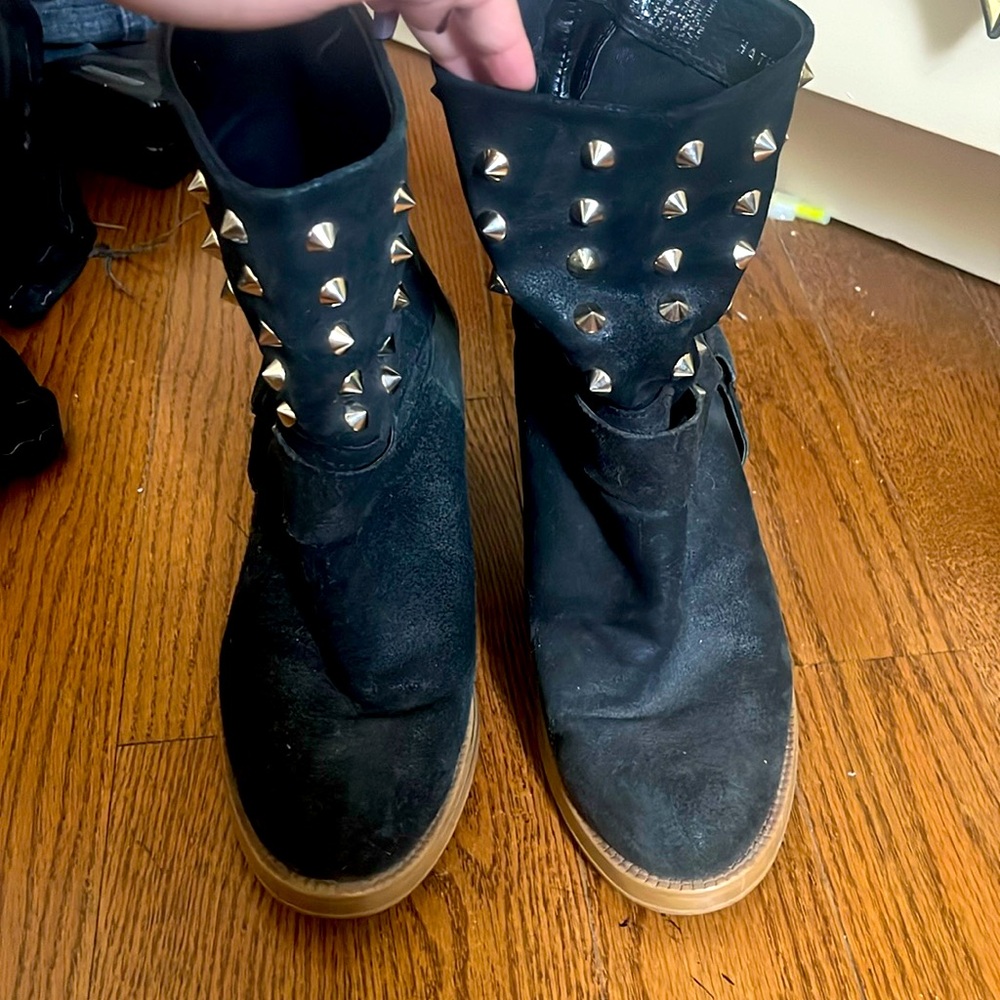 size 39 steve madden studded ankle boots